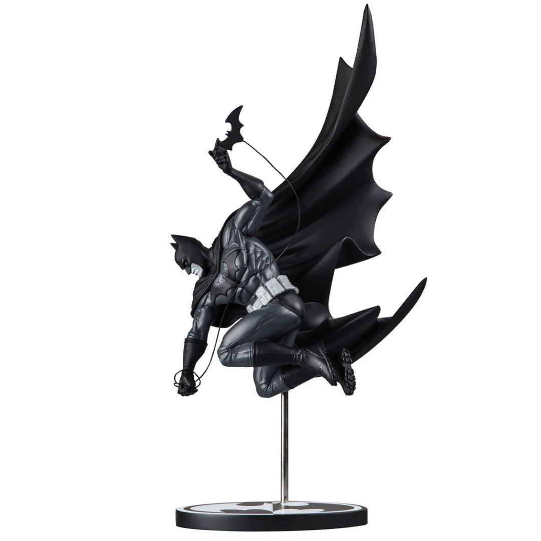 Batman Black And White By Inhyuk Lee Resin Statue by Mcfarlane -McFarlane Toys - India - www.superherotoystore.com