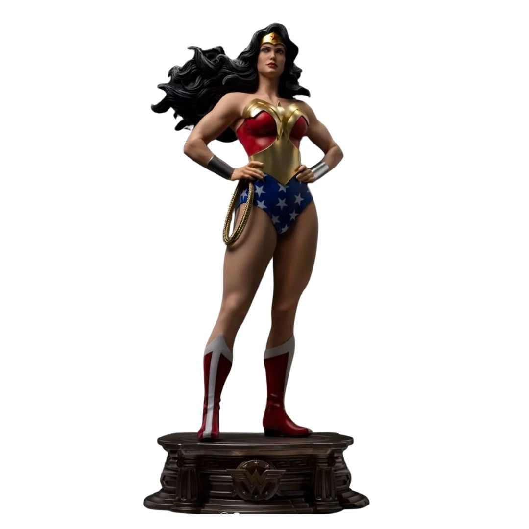 Wonder Woman - Dc Trinity - Legacy Replica Statue  By Iron Studios -Iron Studios - India - www.superherotoystore.com