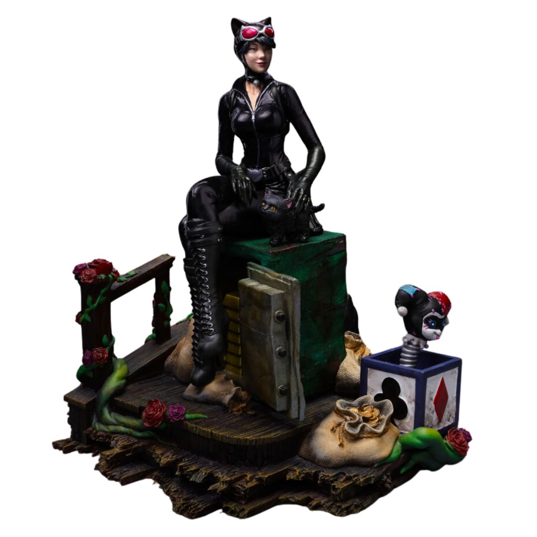 Catwoman (Gotham City Sirens) Deluxe Statue By Iron Studios -Iron Studios - India - www.superherotoystore.com