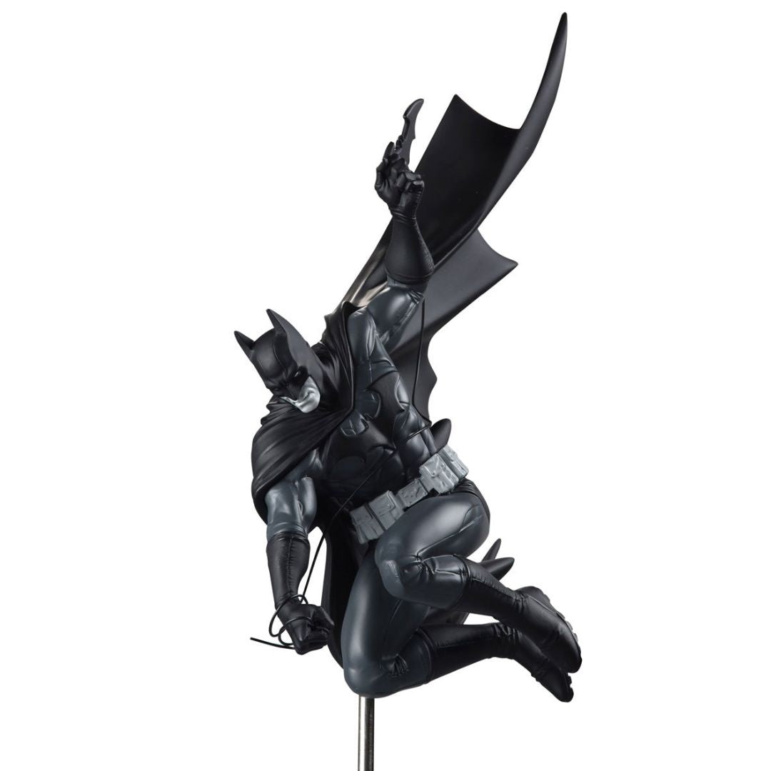 Batman Black And White By Inhyuk Lee Resin Statue by Mcfarlane -McFarlane Toys - India - www.superherotoystore.com