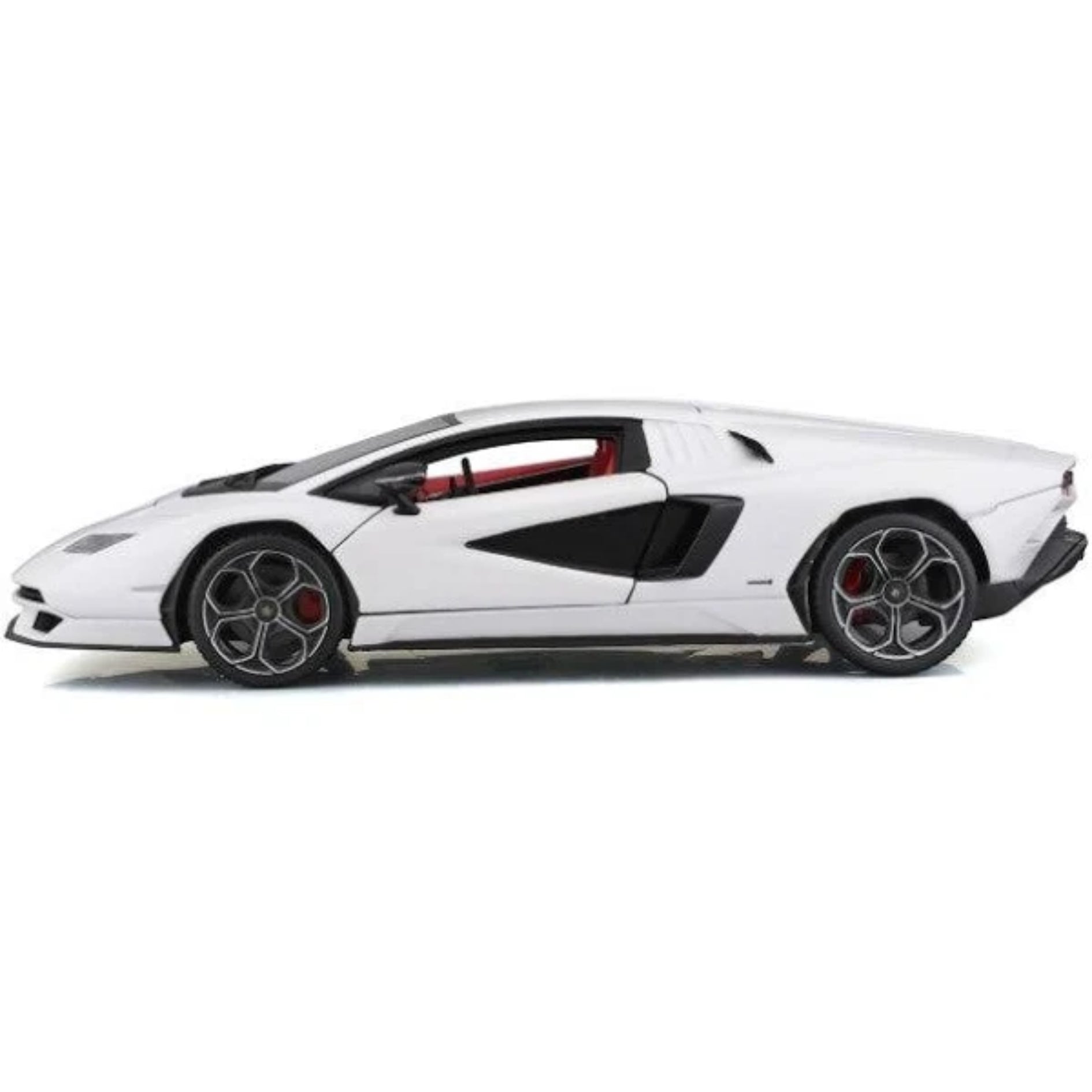 White Lamborghini Countach LPI 800-4 1:24 Scale Die-Cast Car by Bburago -Bburago - India - www.superherotoystore.com