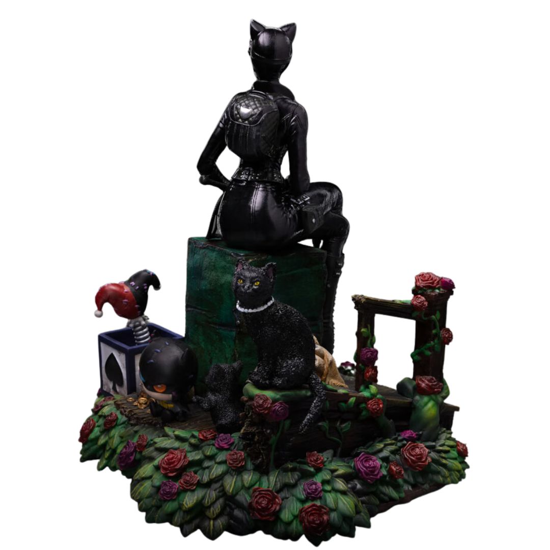 Catwoman (Gotham City Sirens) Deluxe Statue By Iron Studios -Iron Studios - India - www.superherotoystore.com