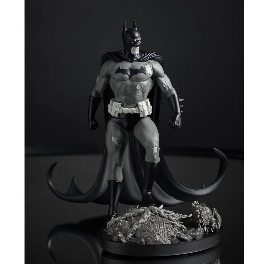 Batman By Bjorn Barends Batman Black And White Statue By Mcfarlane Toys -McFarlane Toys - India - www.superherotoystore.com