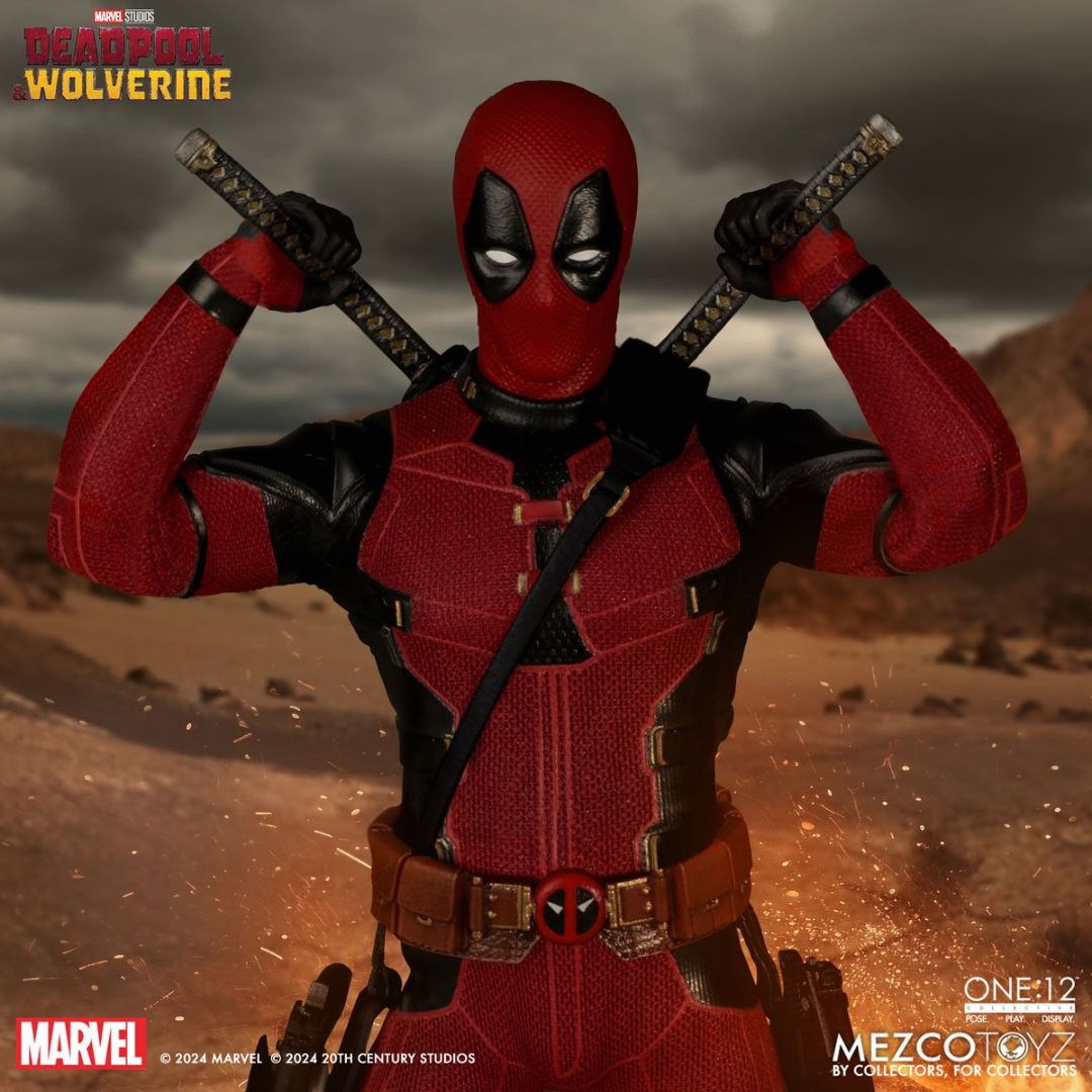 Deadpool & Wolverine: Deadpool Deluxe Edition By Mezco Toys -Mezco Toys - India - www.superherotoystore.com