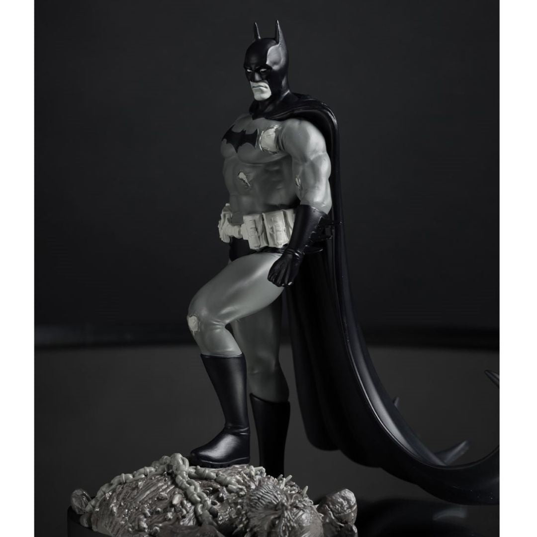 Batman By Bjorn Barends Batman Black And White Statue By Mcfarlane Toys -McFarlane Toys - India - www.superherotoystore.com