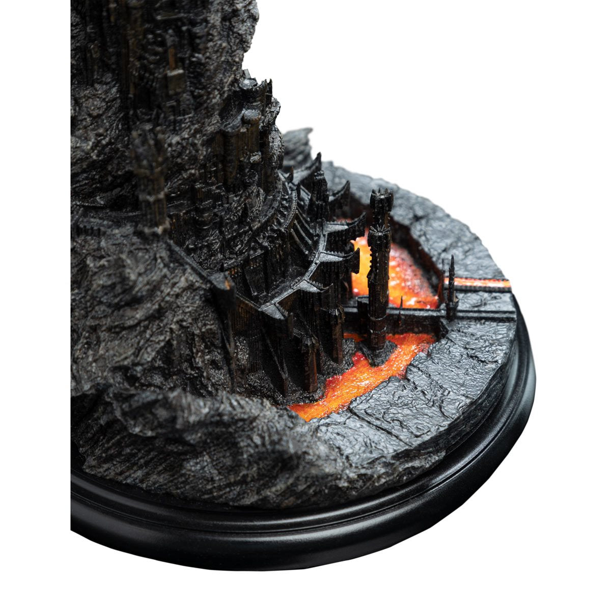 Environments: Minas Tirith Lord of the Rings Statue by Weta Workshop