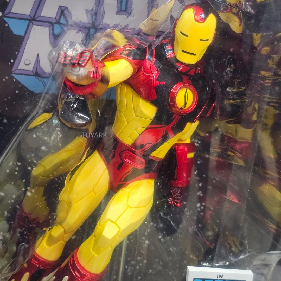 MARVEL COLLECTION 1:6TH WV4 - IRON MAN (IRON MAN #256) -McFarlane Toys - India - www.superherotoystore.com