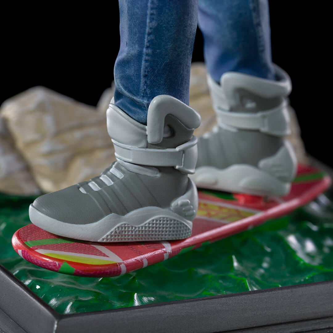 RETOUR VERS LE FUTUR - Marty on Hoverboard - Statuette ArtScale
